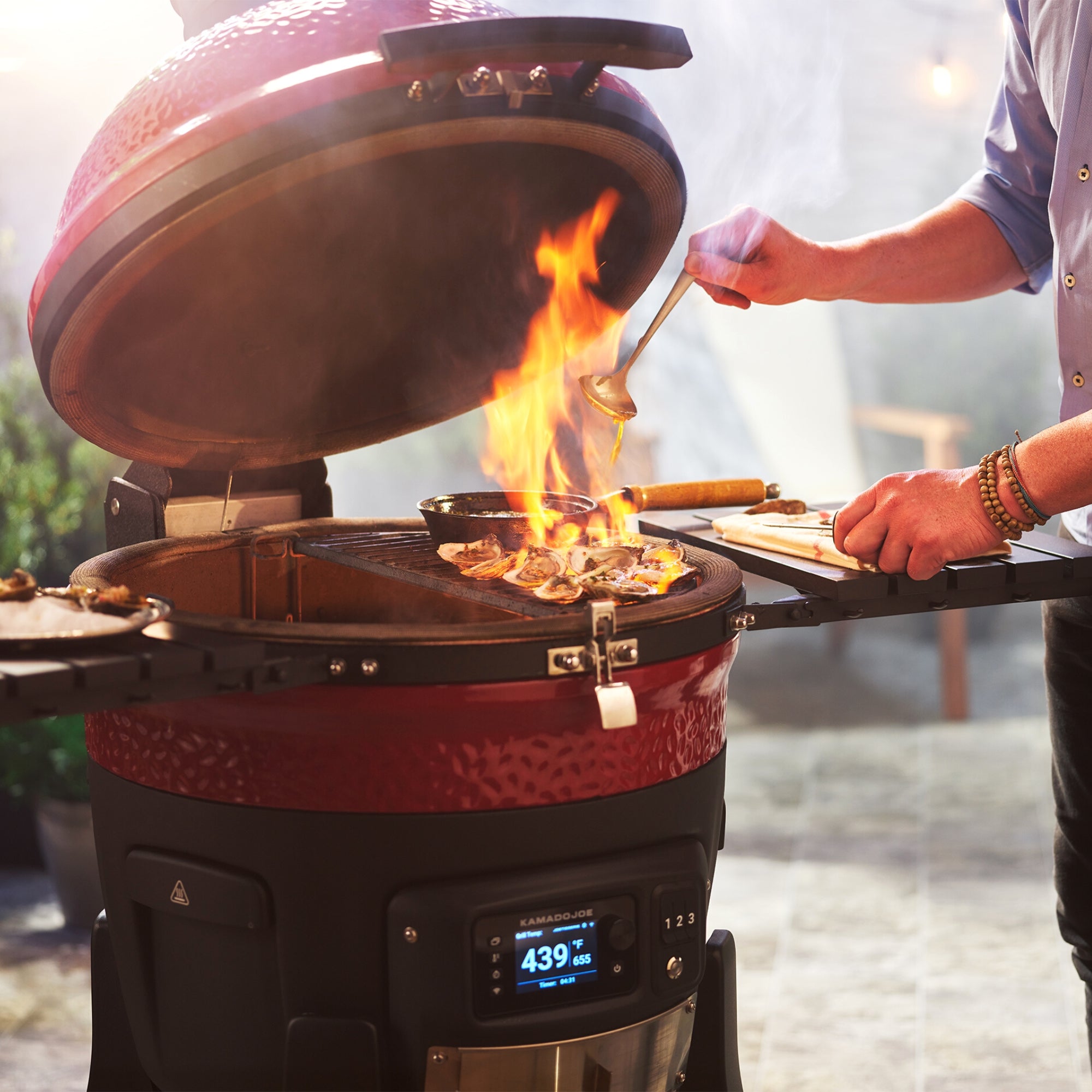 Kamado Joe Konnected Joe - Digital 18" Ceramic Charcoal Grill