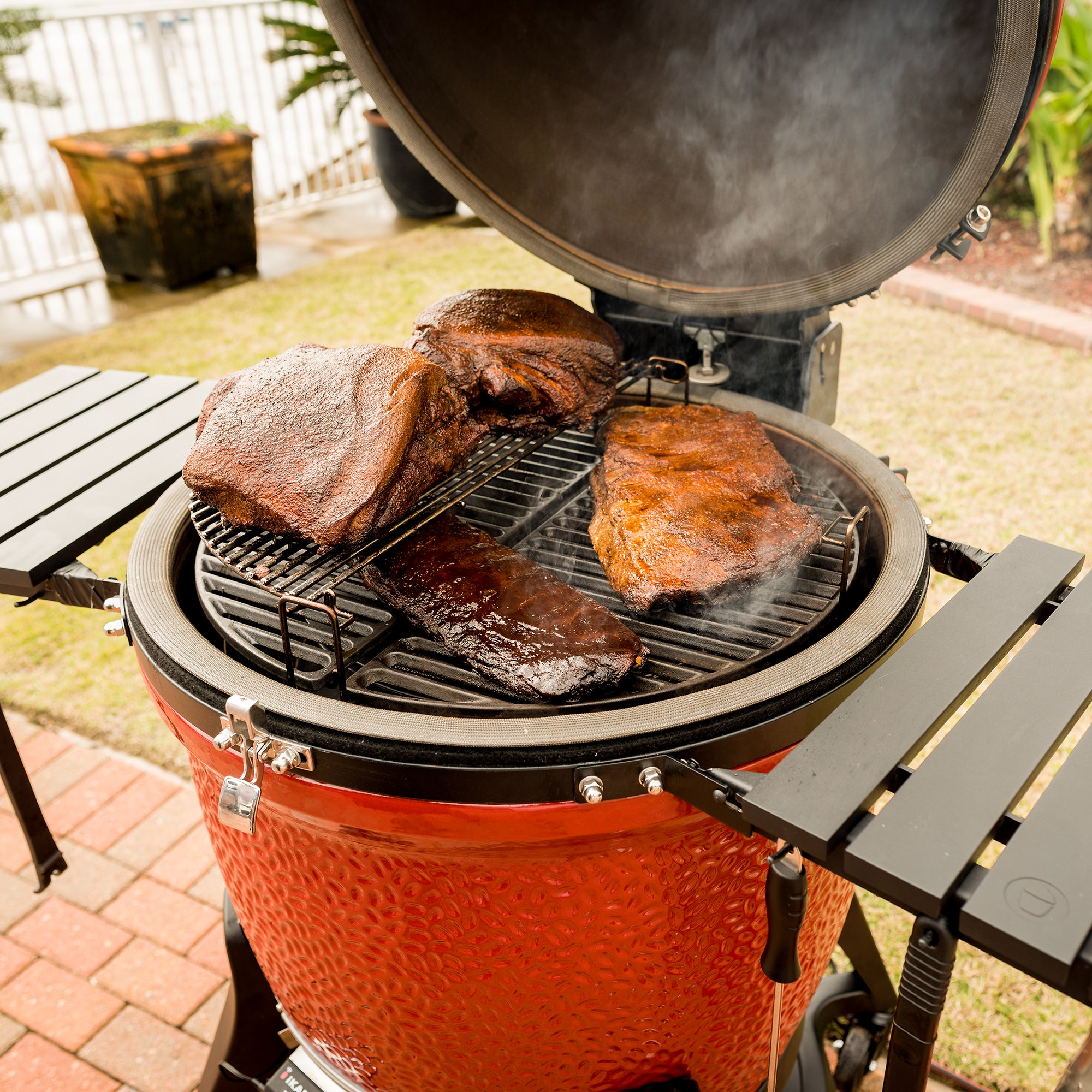 Kamado Joe Big Joe Red III w/ Cart